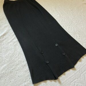 Vintage back button midi skirt XS black